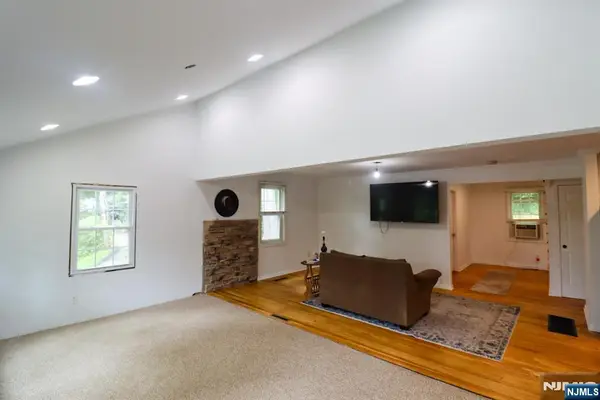 20 Mt Crest Road, Jefferson Township, NJ 07438