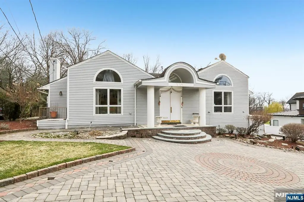 270 E Clinton Avenue, Tenafly, NJ 07670 - #1
