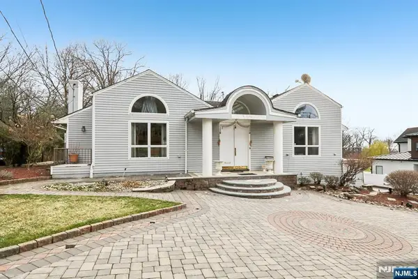 270 E Clinton Avenue, Tenafly, NJ 07670