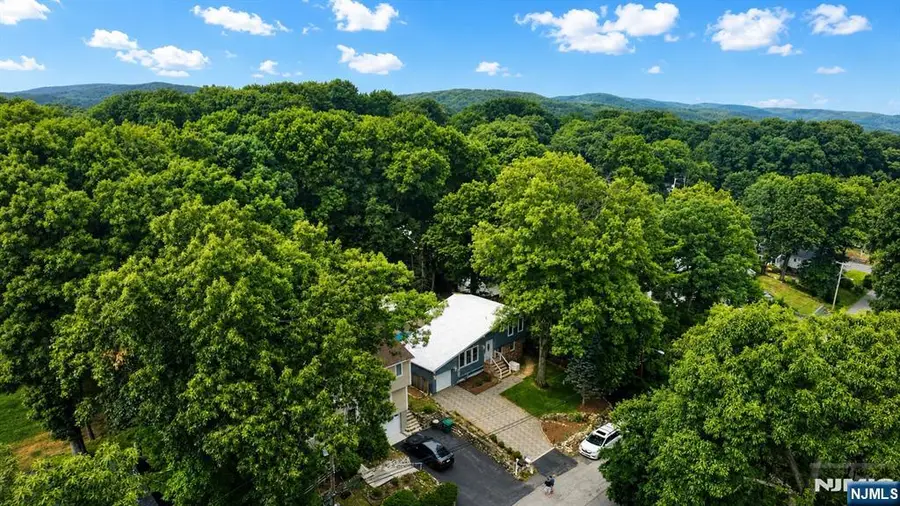 11 Monhegon Avenue, White Meadow Lake, NJ 07866 - #3