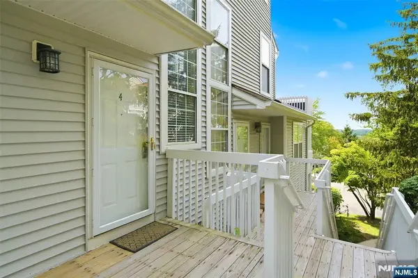 4 Squire Court, Englewood, NJ 07631