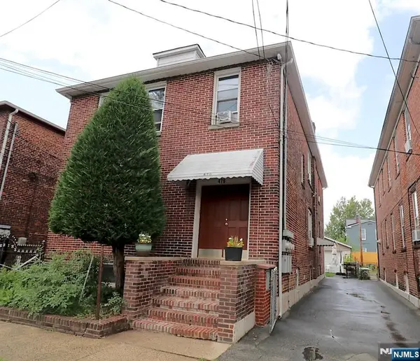 476 13th Street, Newark, NJ 07107