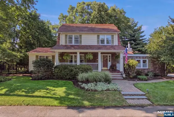 15 Short Place, Harrington Park, NJ 07640