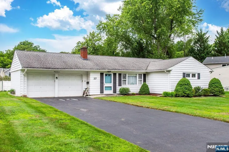 37 Susan Avenue, Midland Park, NJ 07432 - #2