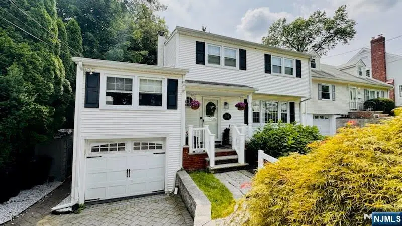 134 Manhattan Avenue, Waldwick, NJ 07463 - #1