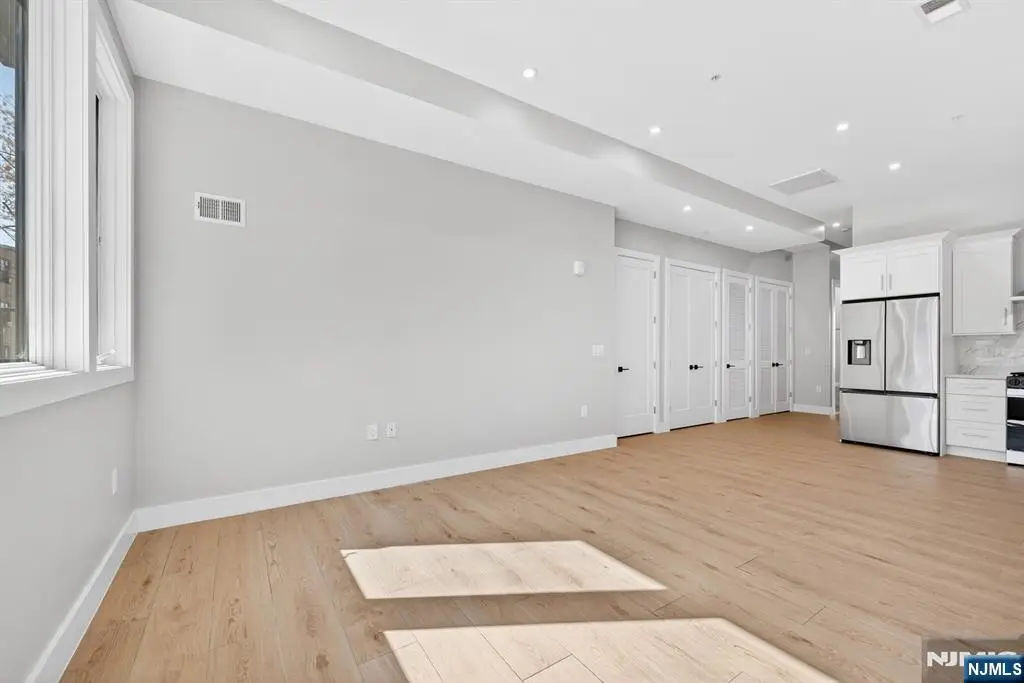 126 De Kalb Avenue A, Jersey City, NJ 07306 - #1