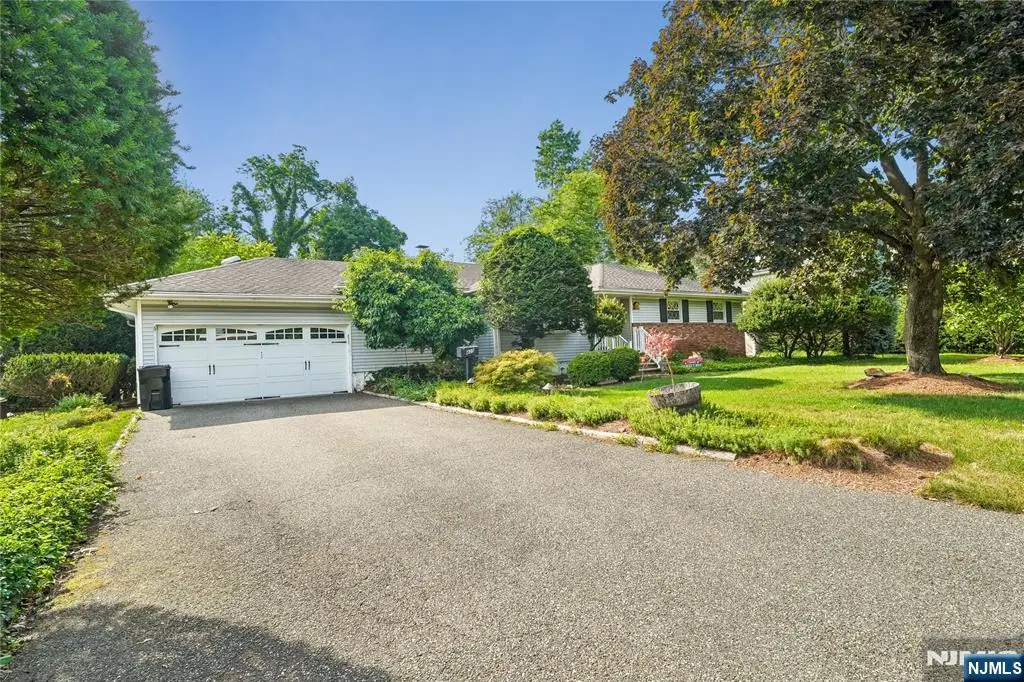 425 Beech Avenue, Paramus, NJ 07652 - #1
