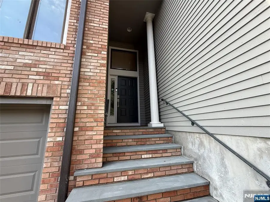 20 Lakeview Drive, Old Tappan, NJ 07675 - #3