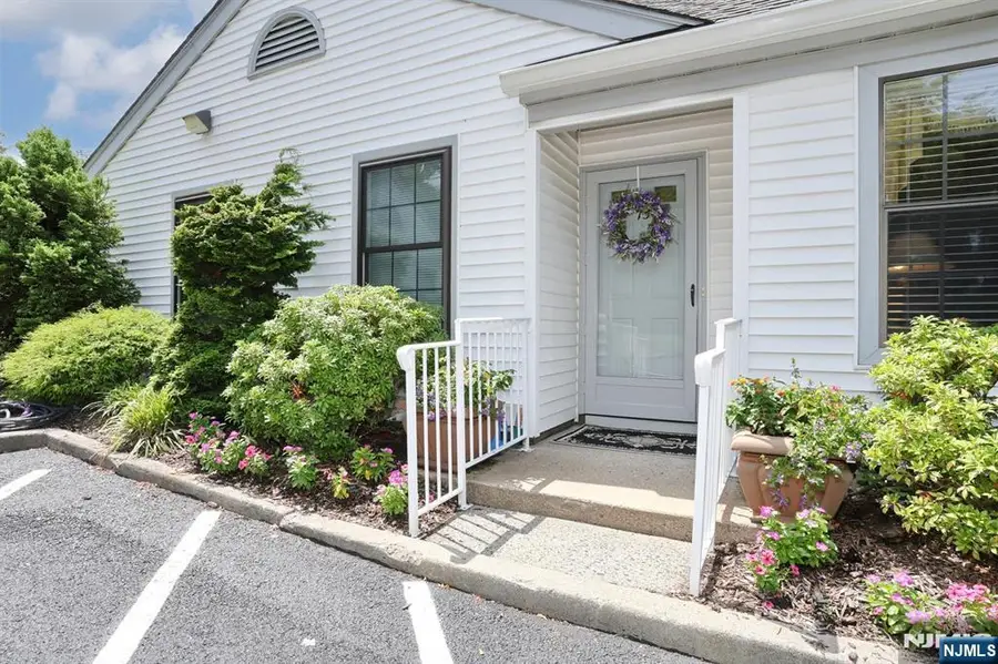 73 Konight Court, Mahwah, NJ 07430 - #2