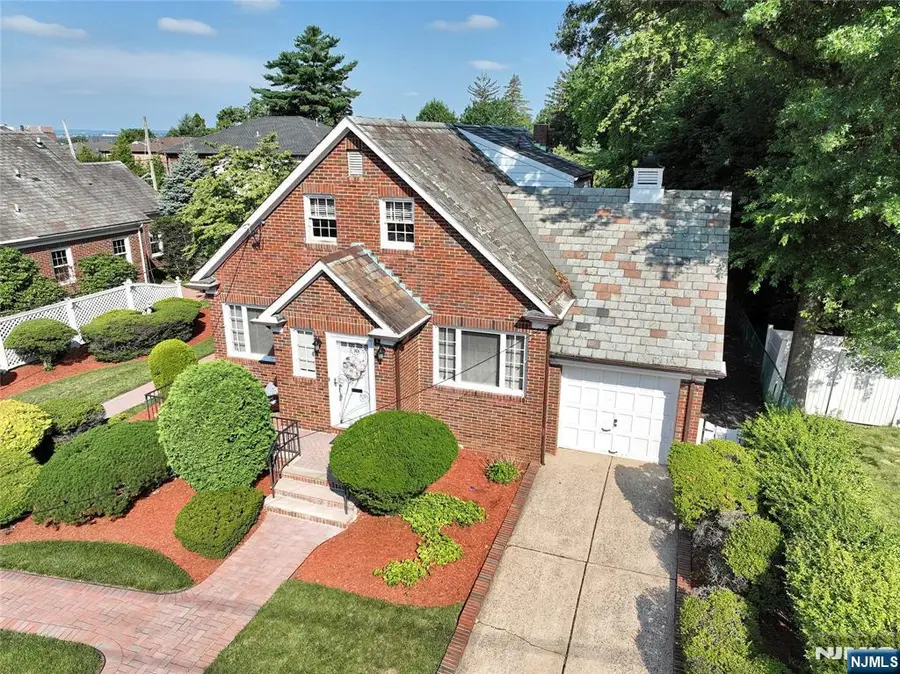 10 Glenwood Avenue, Leonia, NJ 07605 - #2