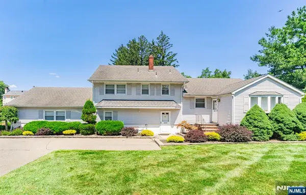 5 Anna Marie Court, Fairfield, NJ 07004