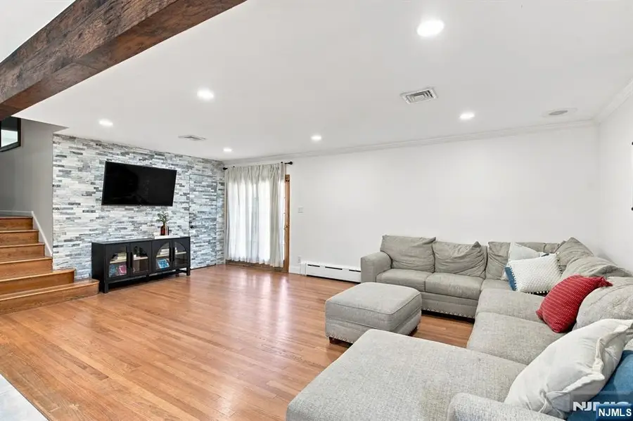 5 Anna Marie Court, Fairfield, NJ 07004 - #3