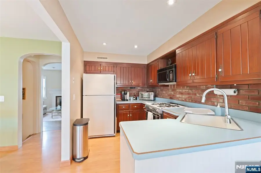 4-29 Summit Avenue, Fair Lawn, NJ 07410 - #3
