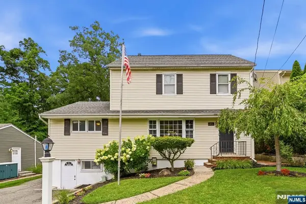 93 Yawpo Avenue, Oakland, NJ 07436