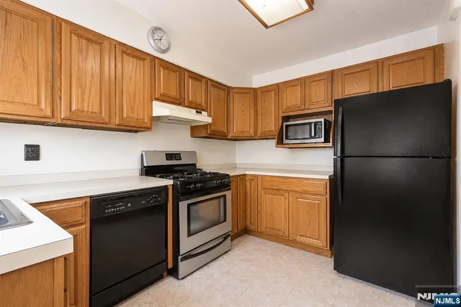 110 Patricia Place, Clifton, NJ 07012 - #3