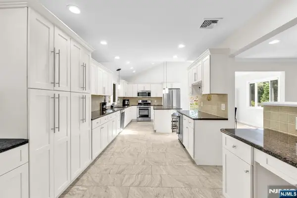 4-25 Boyd Avenue, Fair Lawn, NJ 07410