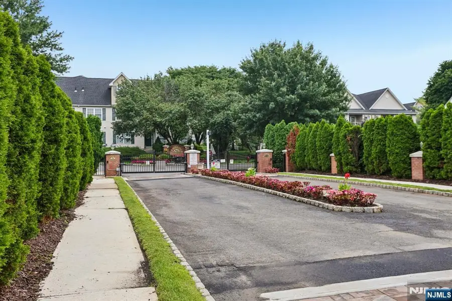 164 Cambridge Court, Clifton, NJ 07014 - #2