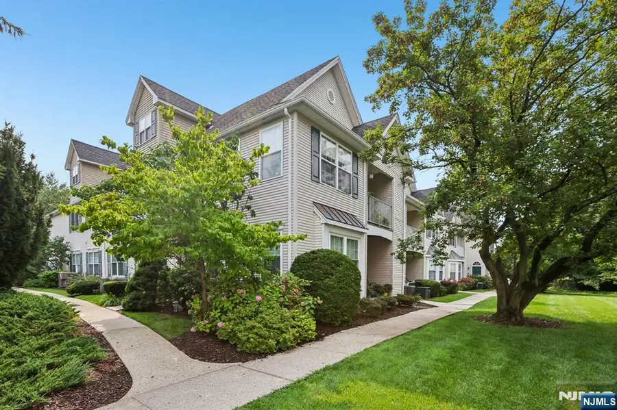 164 Cambridge Court, Clifton, NJ 07014 - #3