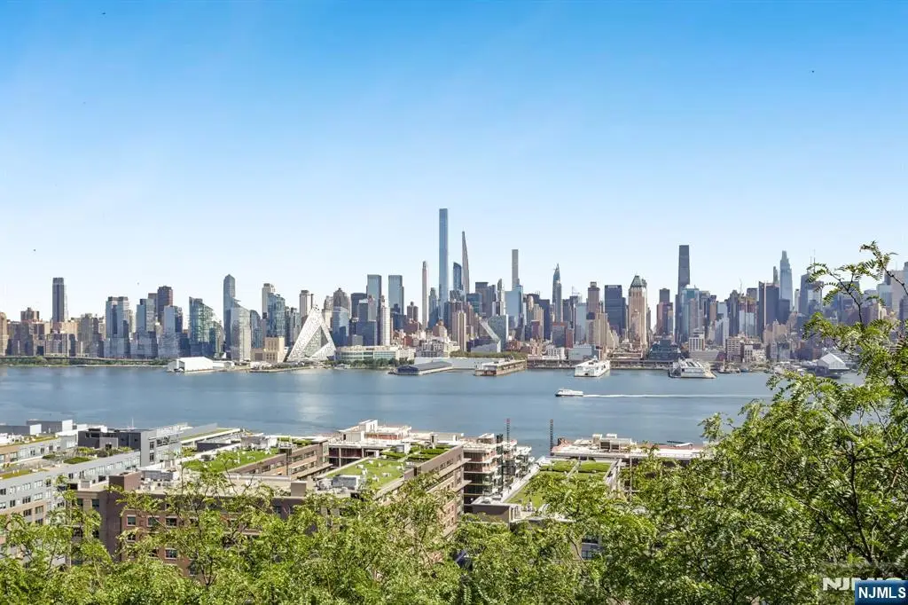 849 Boulevard 4D, Weehawken, NJ 07086 - #1