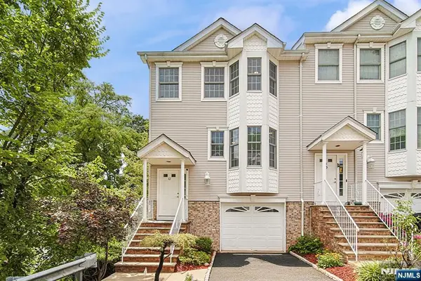 13 Carol Lane, River Edge, NJ 07661