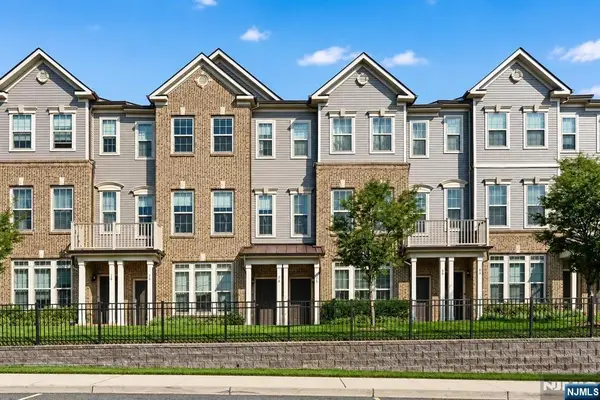 78 Leahy Drive 4909, Wood Ridge, NJ 07075