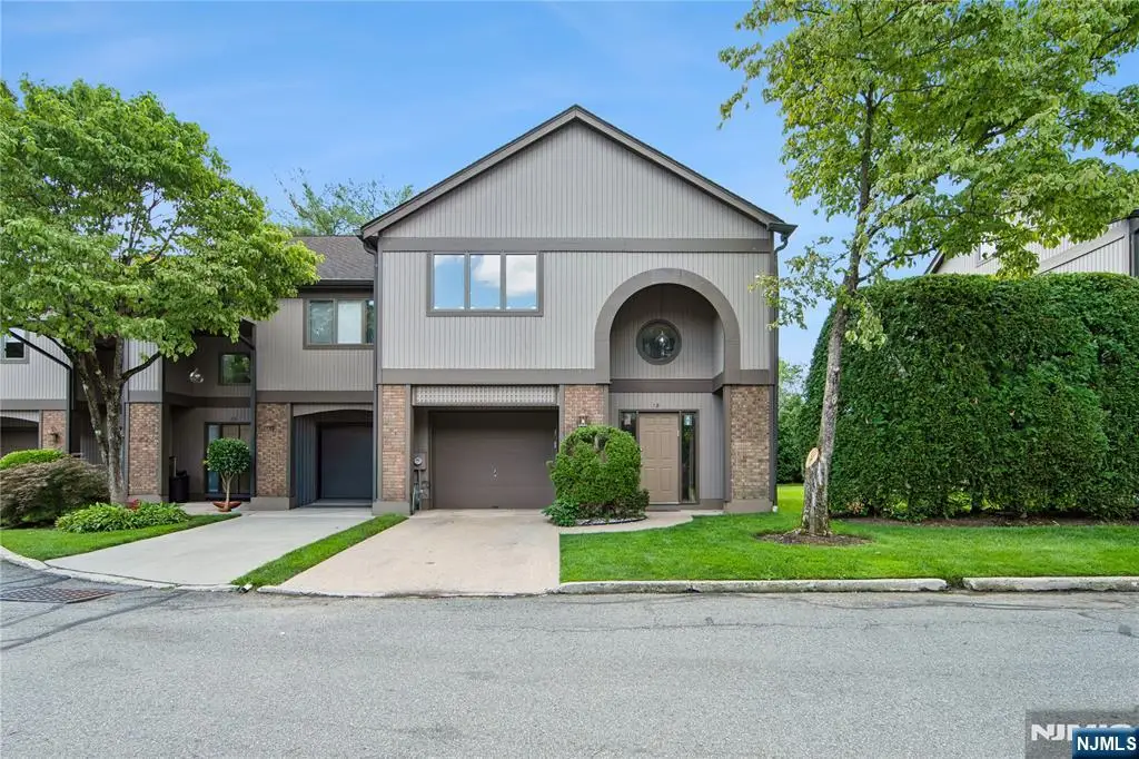 18 Maltese Drive, Fair Lawn, NJ 07410 - #1