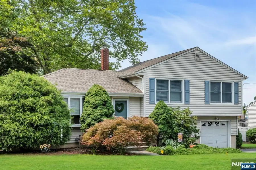 10 Overlook Avenue, Emerson, NJ 07630 - #2