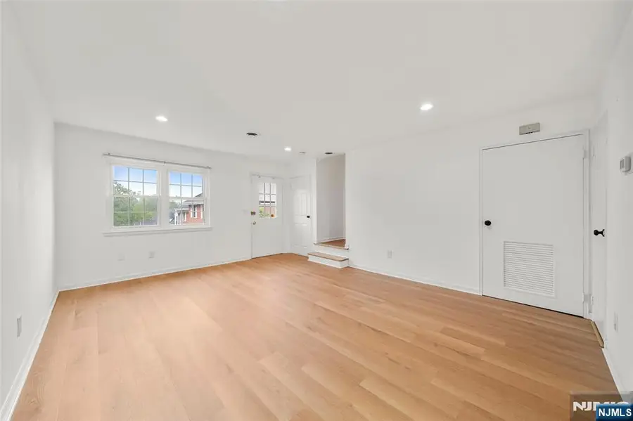 156 Parkview Drive 24, Teaneck, NJ 07666 - #3
