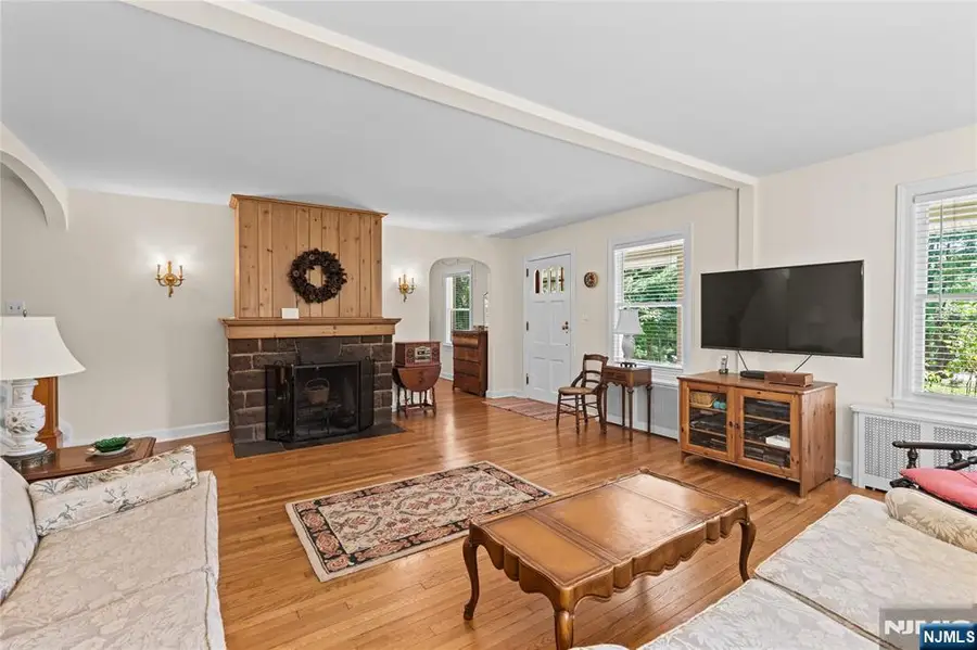 243 W Saddle River Road, Upper Saddle River, NJ 07458 - #2