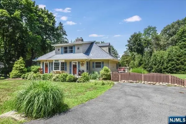 39 Circle Avenue, Wayne, NJ 07470