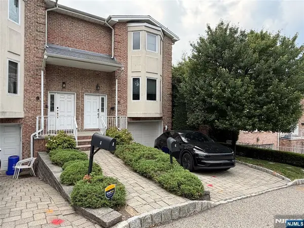 6 Kathleen Court, Ridgefield, NJ 07657
