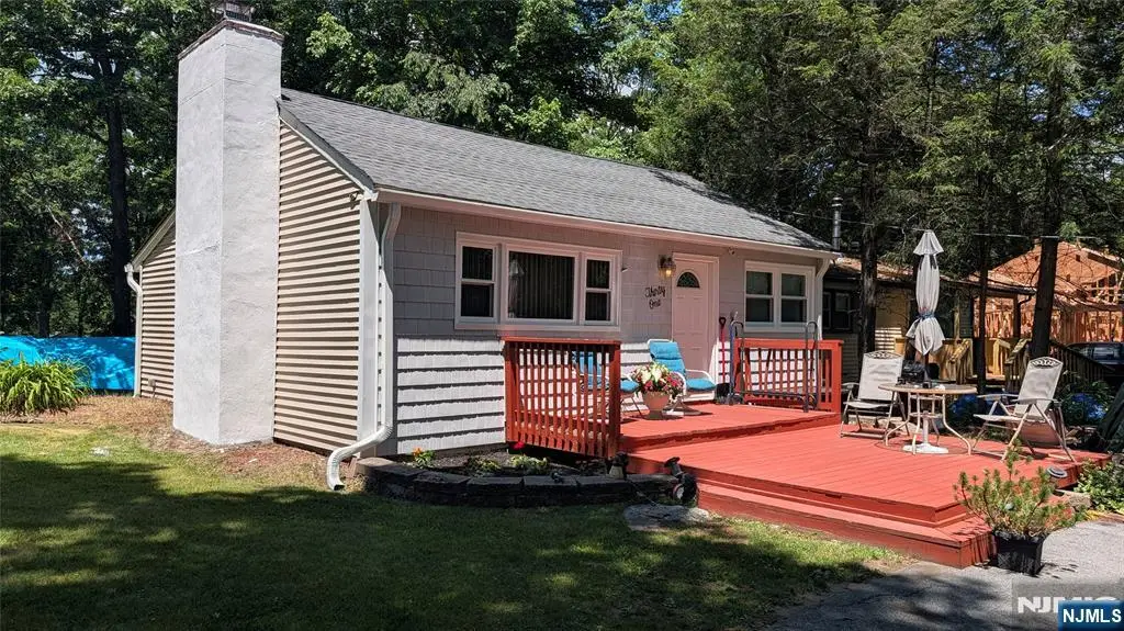 31 Hewitt Road, Upper Greenwood Lake, NJ 07421 - #1
