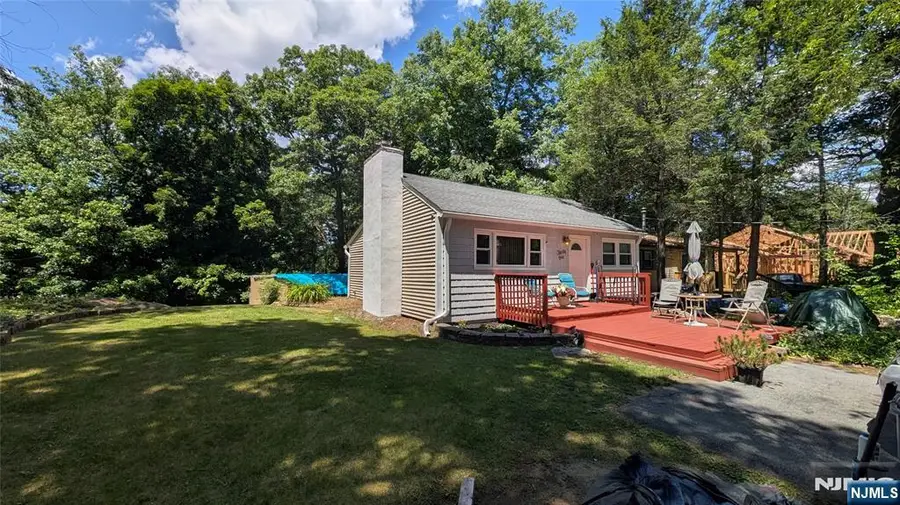 31 Hewitt Road, Upper Greenwood Lake, NJ 07421 - #2