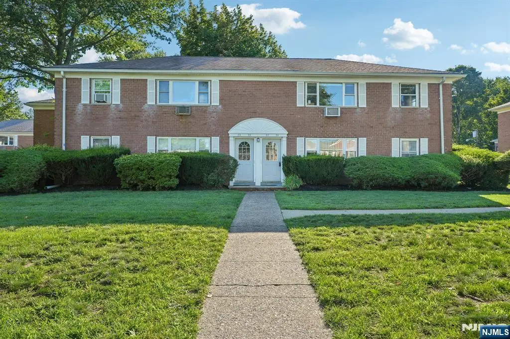 39 Manchester Court 122, Wayne, NJ 07470 - #1