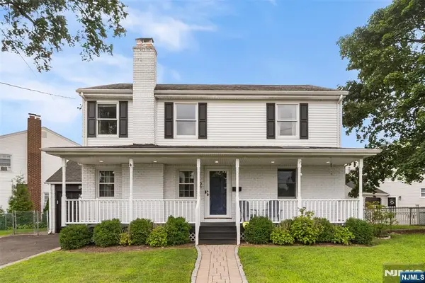 2 Derby Lane, Dumont, NJ 07628