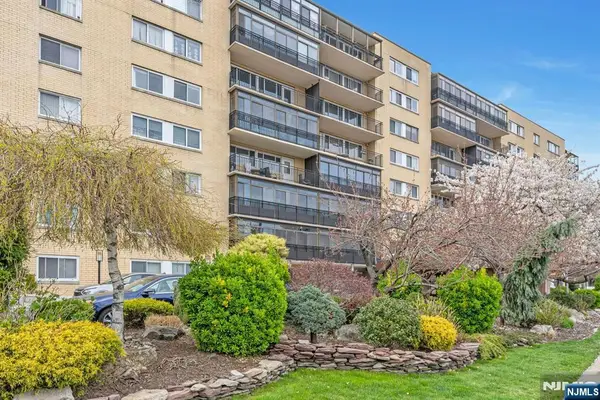 2185 Lemoine Avenue 2C, Fort Lee, NJ 07024