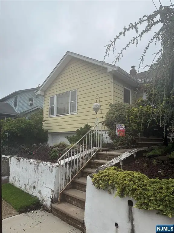 15 Patton Place, Dumont, NJ 07628
