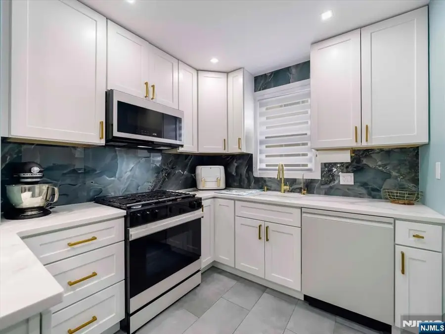 69 Main Avenue, Wallington, NJ 07057 - #2