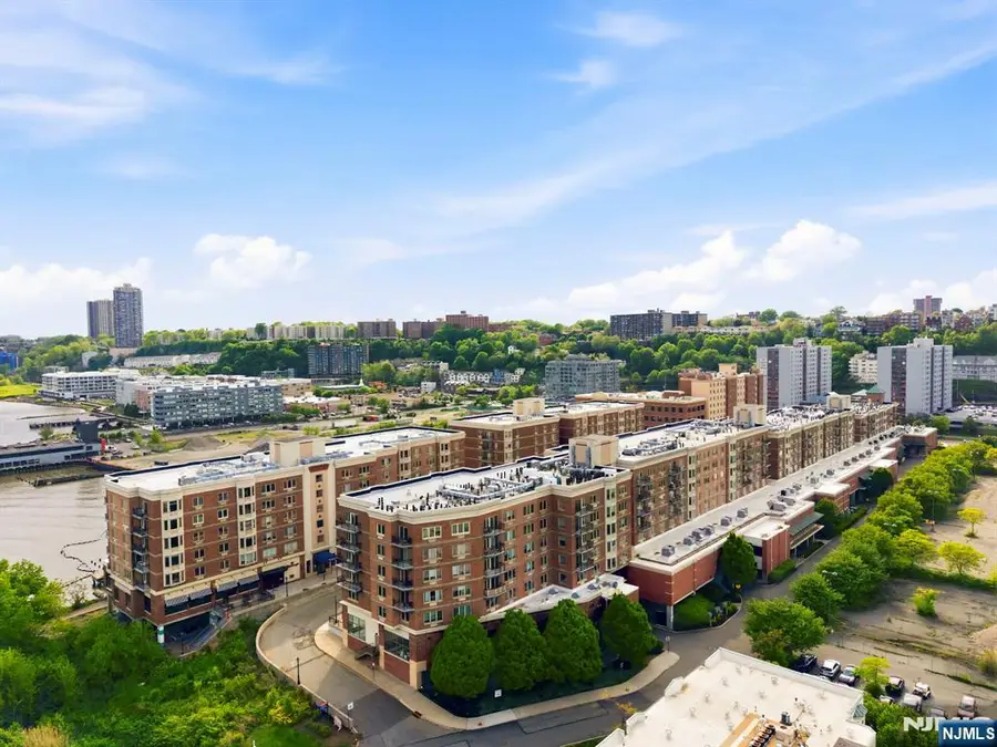 3103 City Place, Edgewater, NJ 07020 - #2