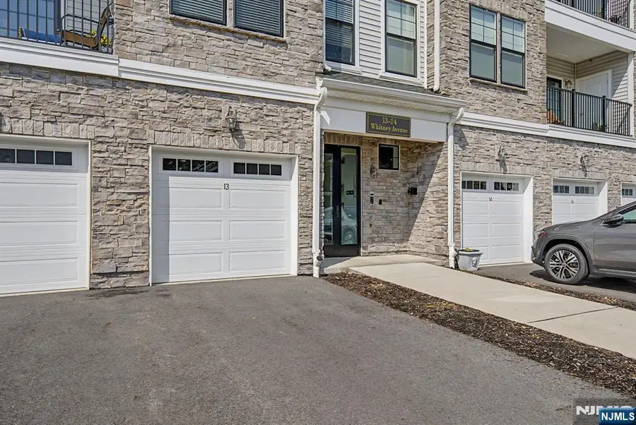 13 Whitney Avenue 402, Morris Plains, NJ 07950 - #3