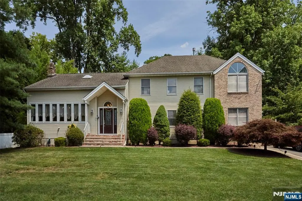 2 Cayuga Trail, Wayne, NJ 07470 - #1