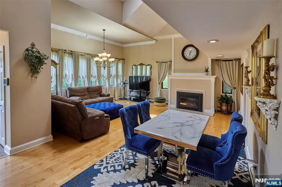 2 Cayuga Trail, Wayne, NJ 07470 - #3