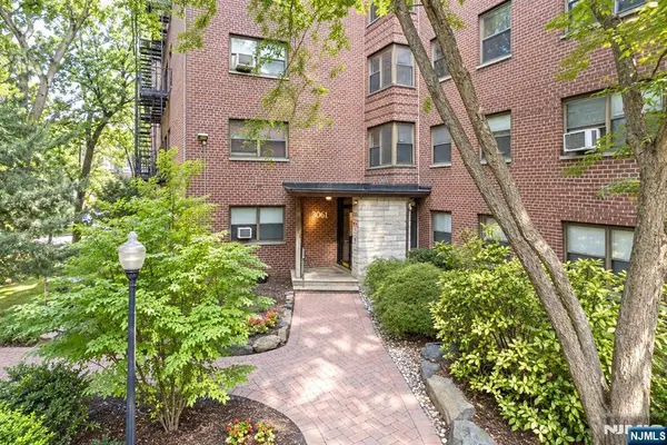 3061 Edwin 1J, Fort Lee, NJ 07024