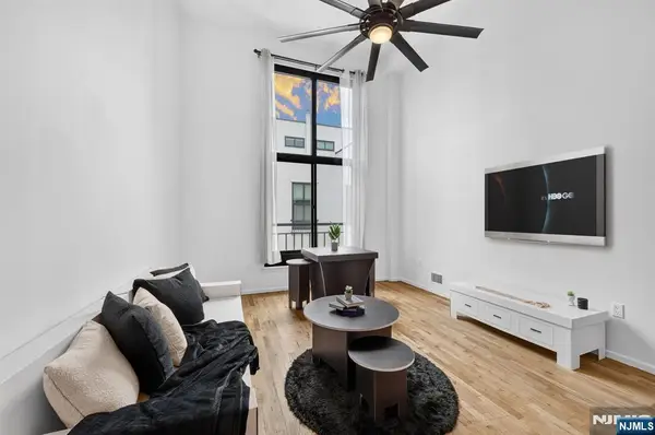 518 Gregory Avenue A-425, Weehawken, NJ 07086