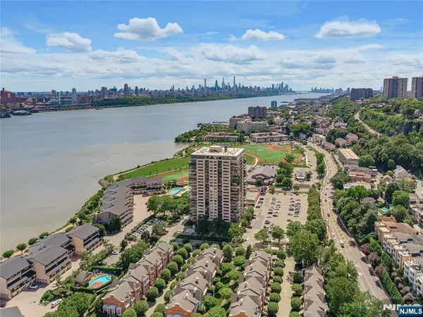 1203 River Road 1G, Edgewater, NJ 07020