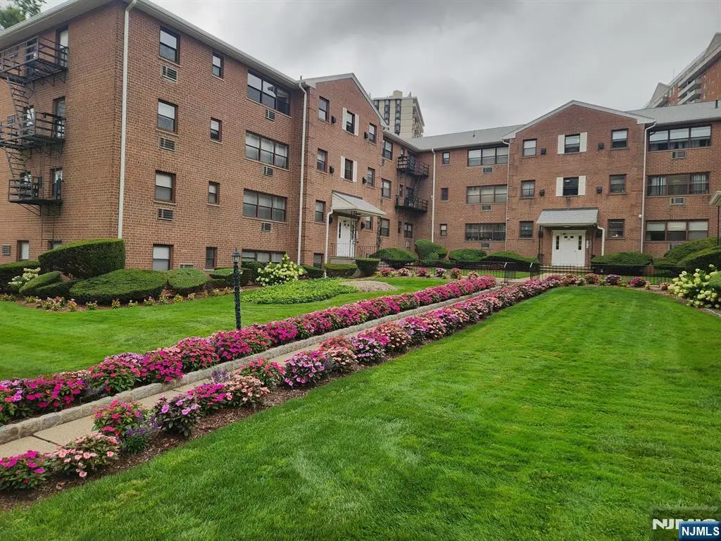 216 Prospect Avenue 1C, Hackensack, NJ 07601 - #1
