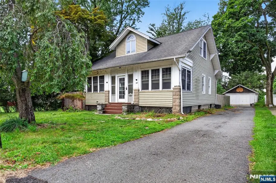 322 Romain Avenue, Pompton Lakes, NJ 07442 - #2