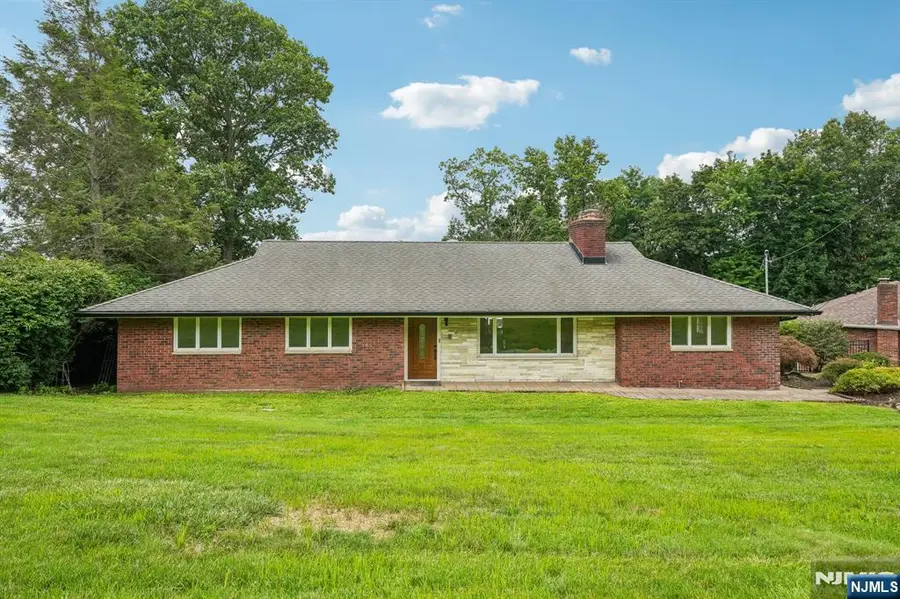 31 Surrey Drive, Wayne, NJ 07470 - #2