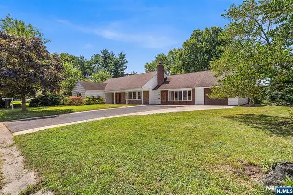 74 Country Club Road, Willingboro, NJ 08046