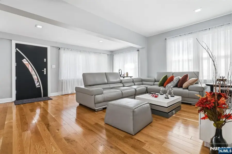 15 Pehle Avenue, Saddle Brook, NJ 07663 - #2